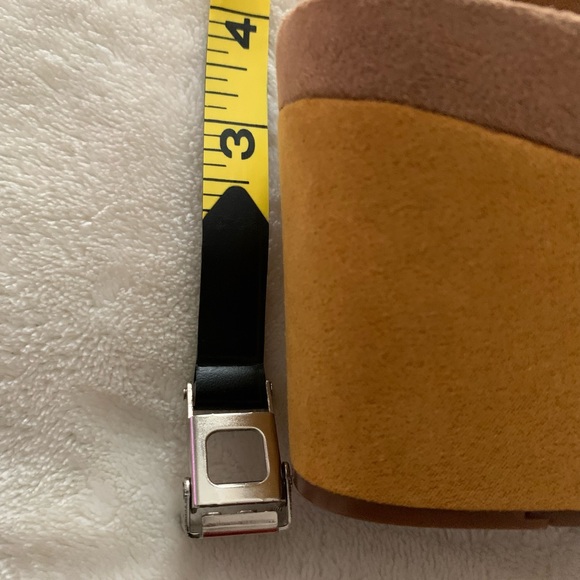 💛Lucky Brand Yellow Suede Sandals💛 - Picture 5 of 7